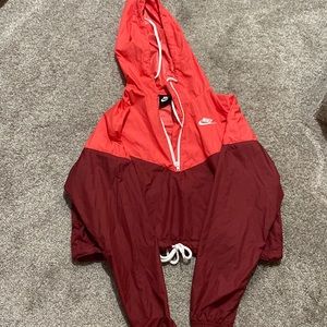 Womens Nike cropped 1/4 zip wind breaker